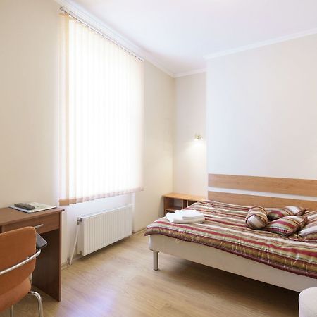 Hotel Knights Court à Riga Extérieur photo