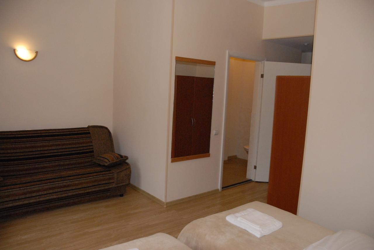 Hotel Knights Court à Riga Extérieur photo