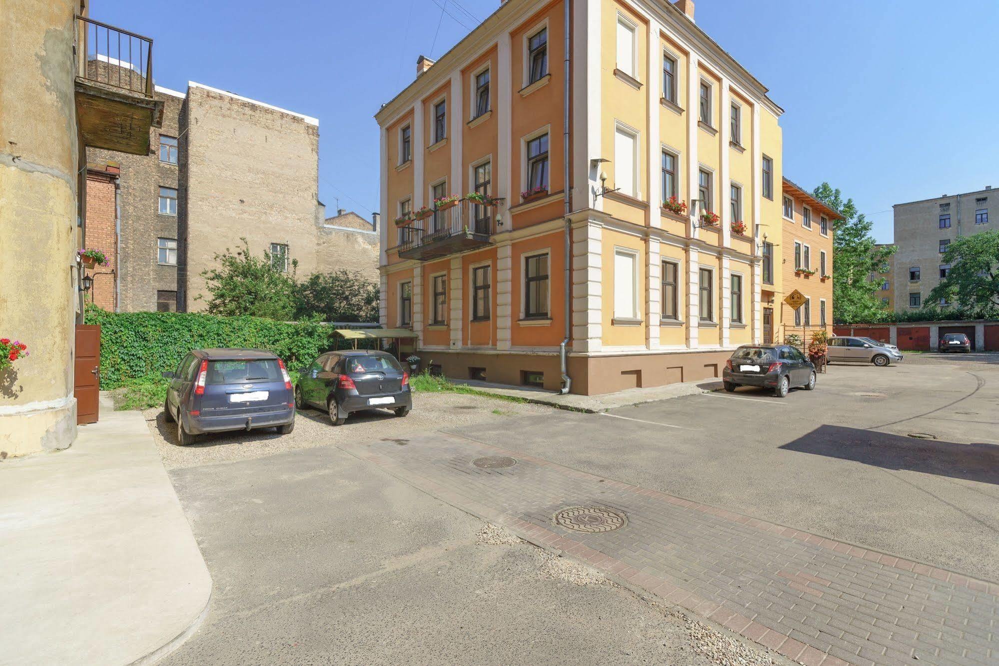 Hotel Knights Court à Riga Extérieur photo