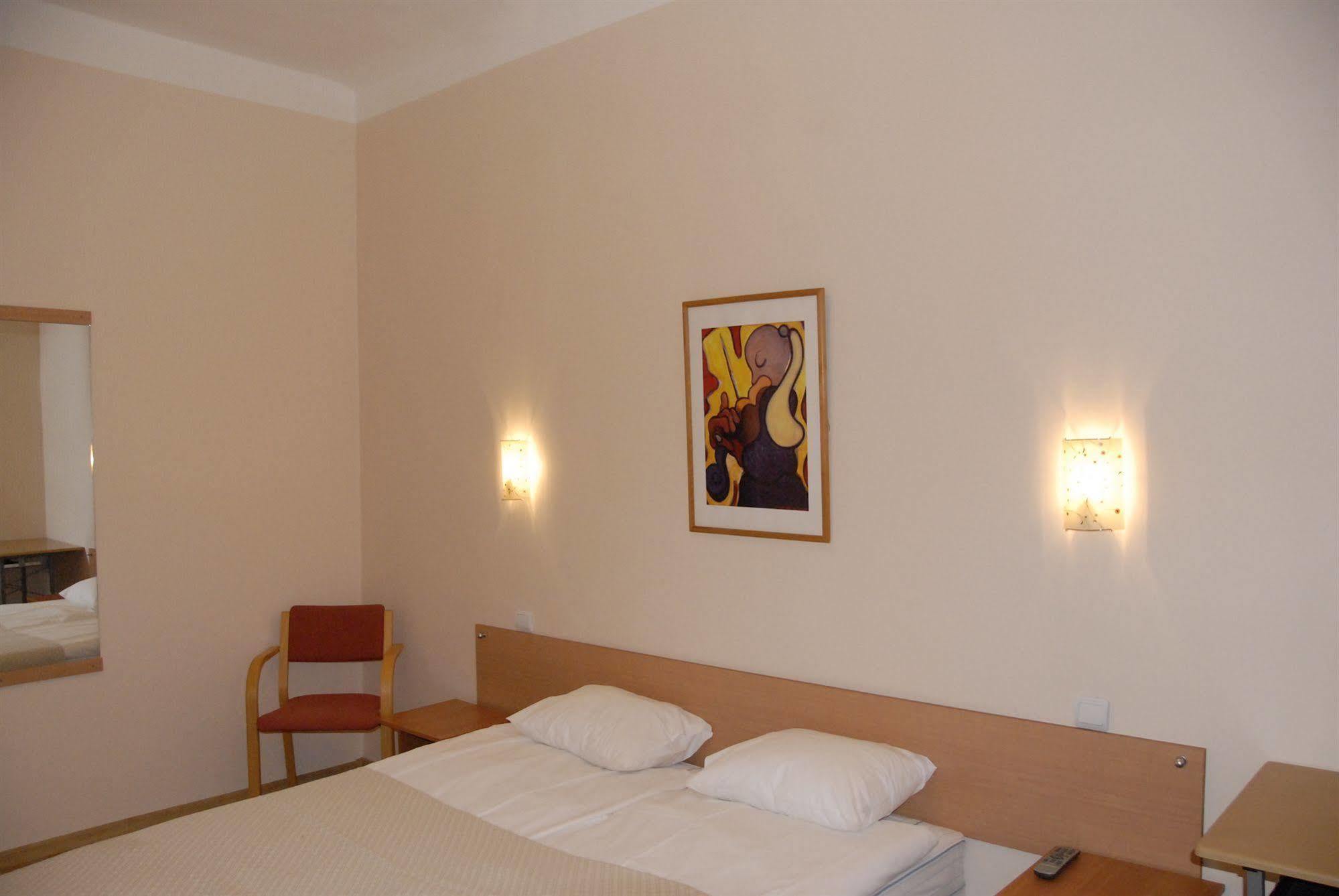 Hotel Knights Court à Riga Extérieur photo