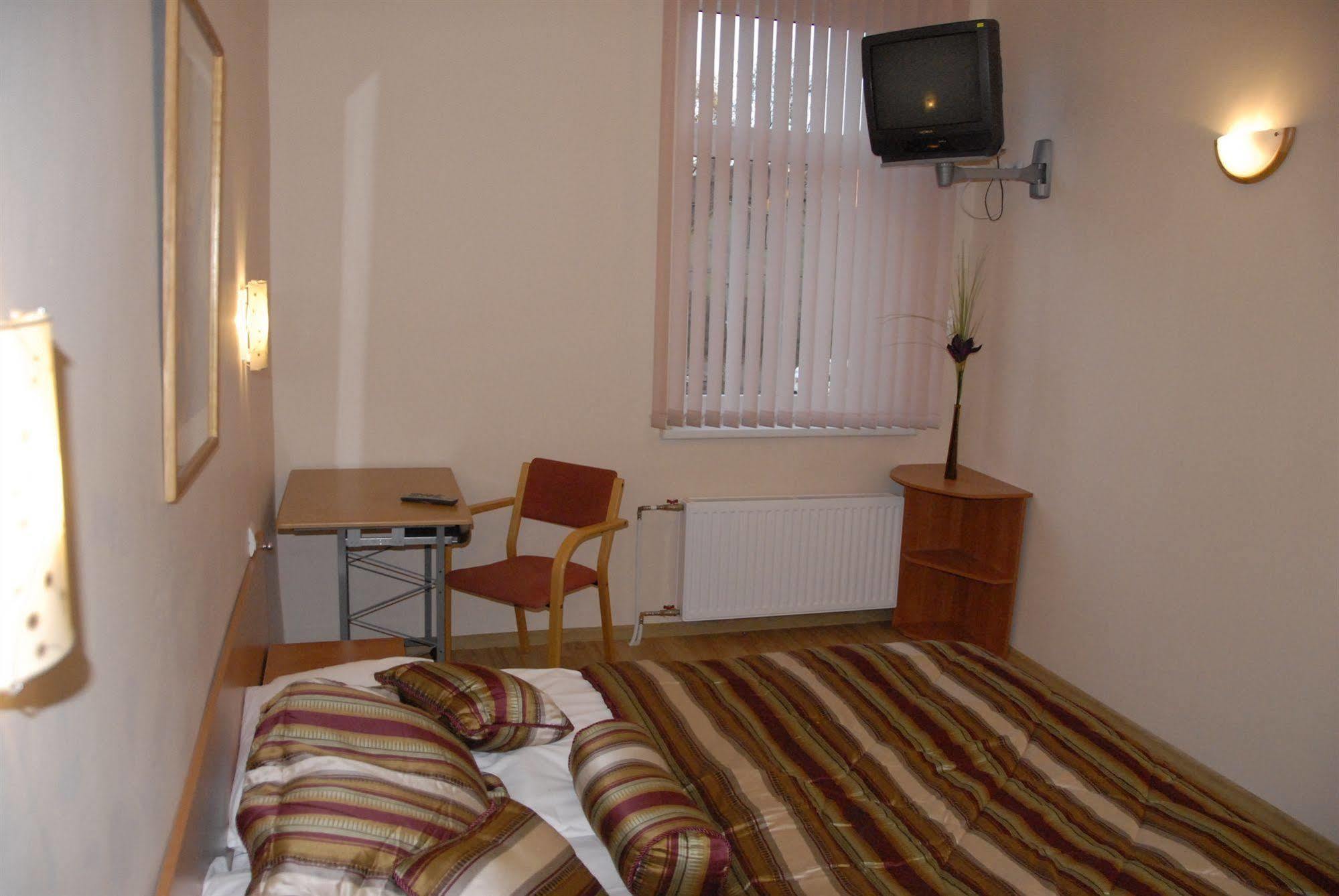 Hotel Knights Court à Riga Extérieur photo