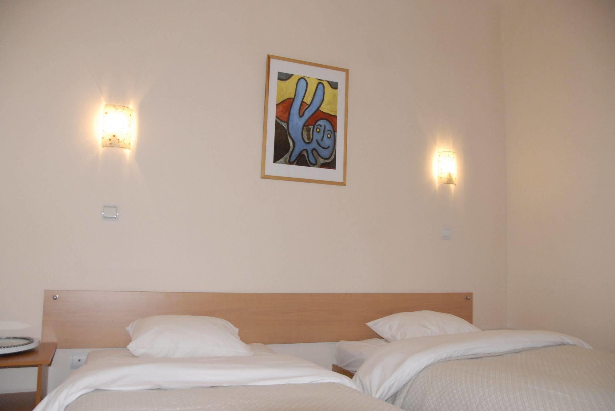 Hotel Knights Court à Riga Extérieur photo