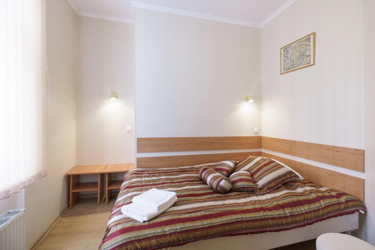 Hotel Knights Court à Riga Extérieur photo